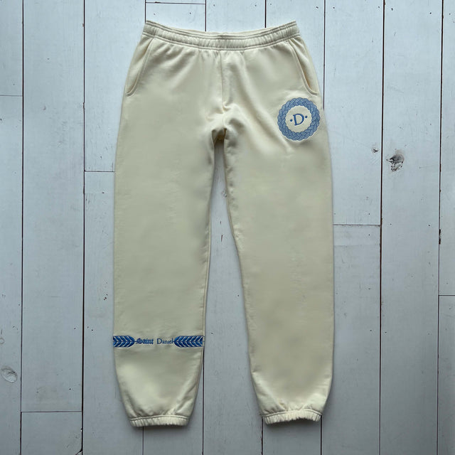 The Angel Mark, Pilgrim Suit